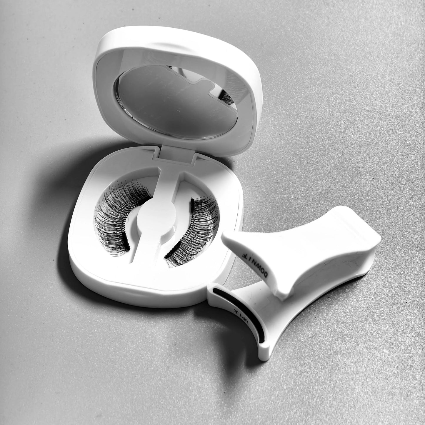 Magnetic Lashes with Applicator — Glue-Free & Reusable